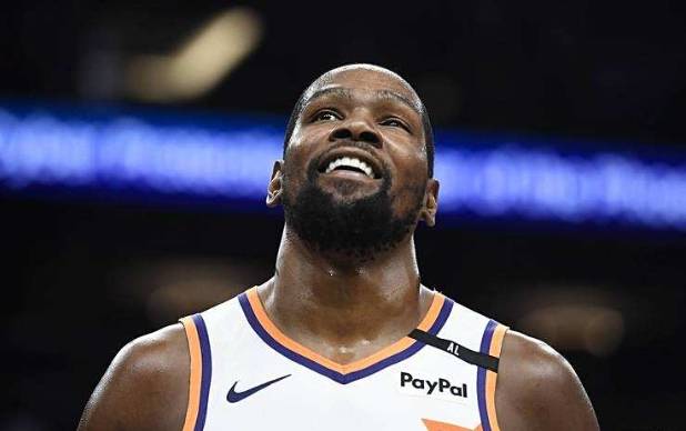 皇冠-包含德罗巴与70激战SKT分钟，表现优异胜负难料！，杜兰特焦点对战引发球迷热议的词条-皇冠